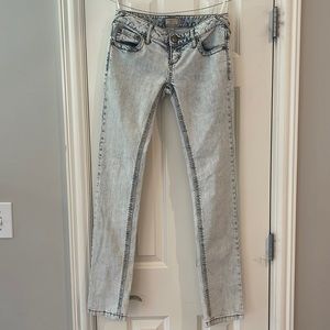 Free People light wash skinny jeans. Size 26